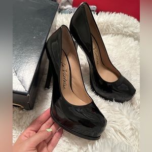 Pour La Victoire Irina Patent Heels